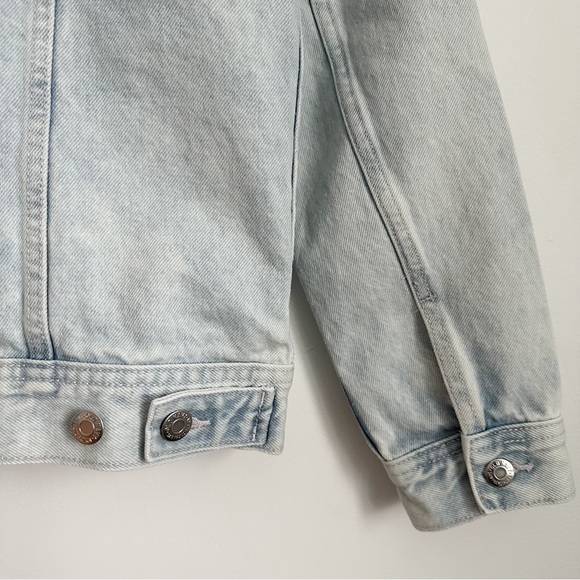 Old Navy light wash denim jacket Sz. M - Picture 5 of 11